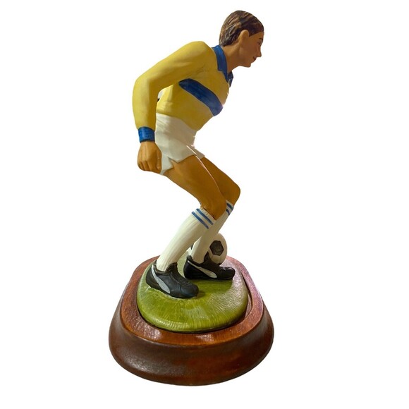 Vintage Andrea by Sadek Soccer Player Figurine w/Stand Hand Painted - Picture 5 of 12